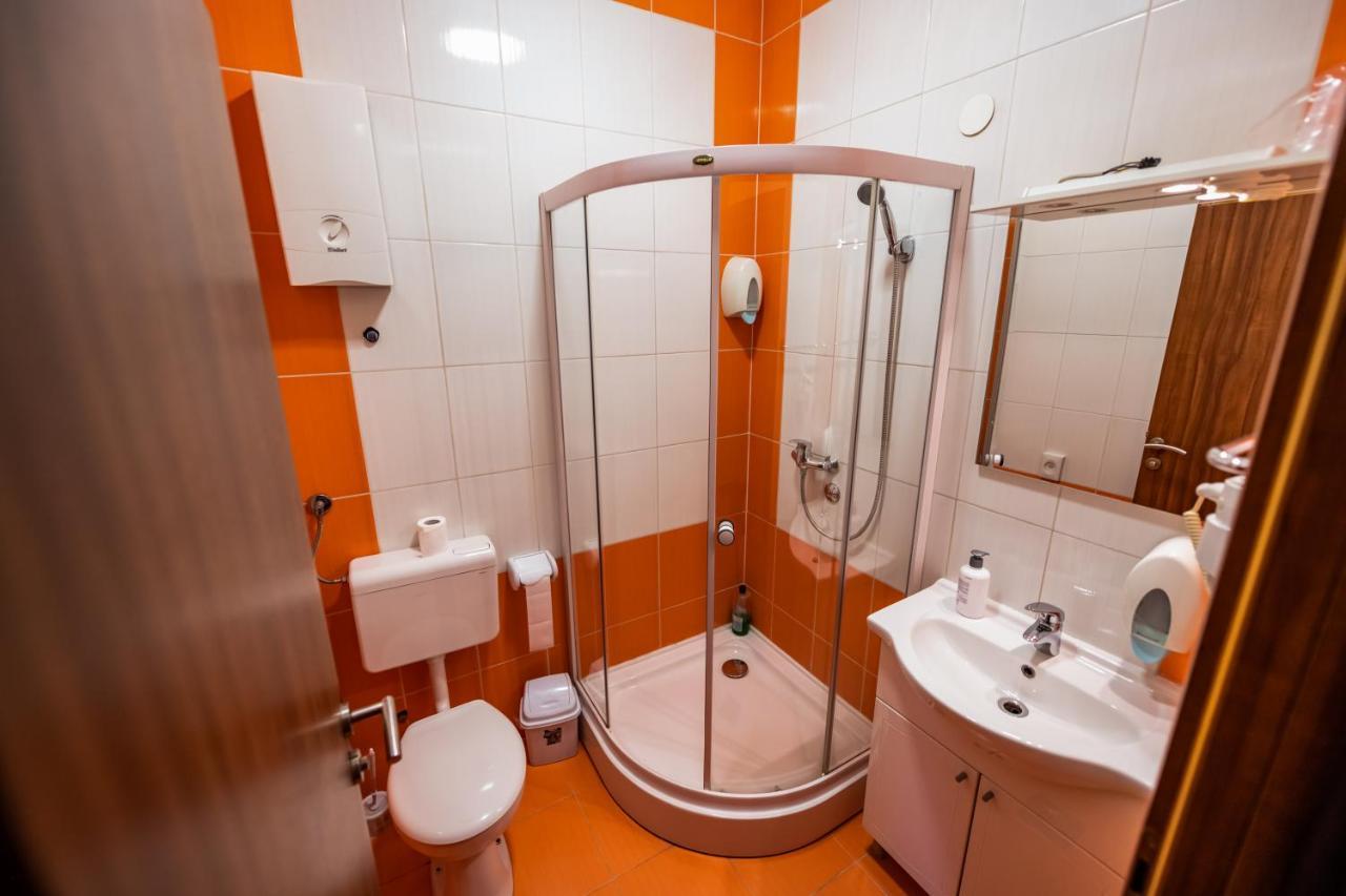 Hotel Oasis Gnojnice Kültér fotó