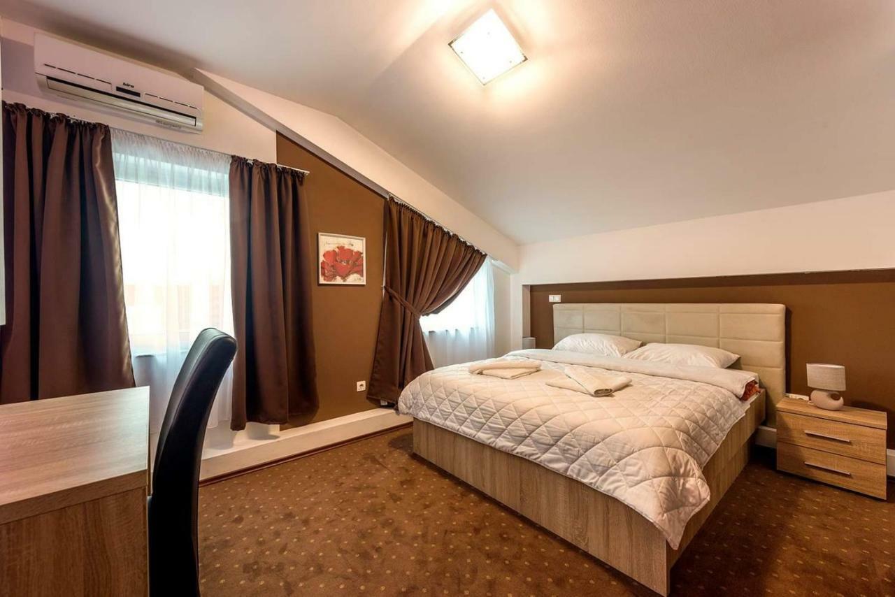 Hotel Oasis Gnojnice Kültér fotó